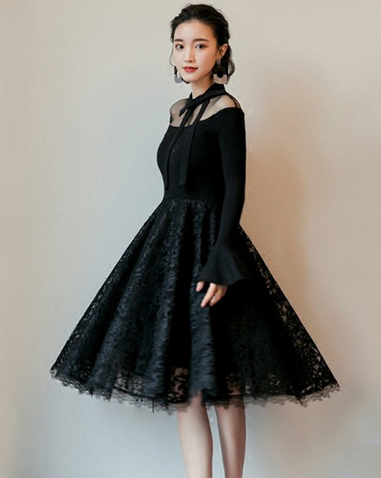 给蕾丝裙一个机会 它能妩媚整个冬天